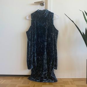 Lulus Slate Blue Velvet cold-shoulder Bodycon Dress. Size M